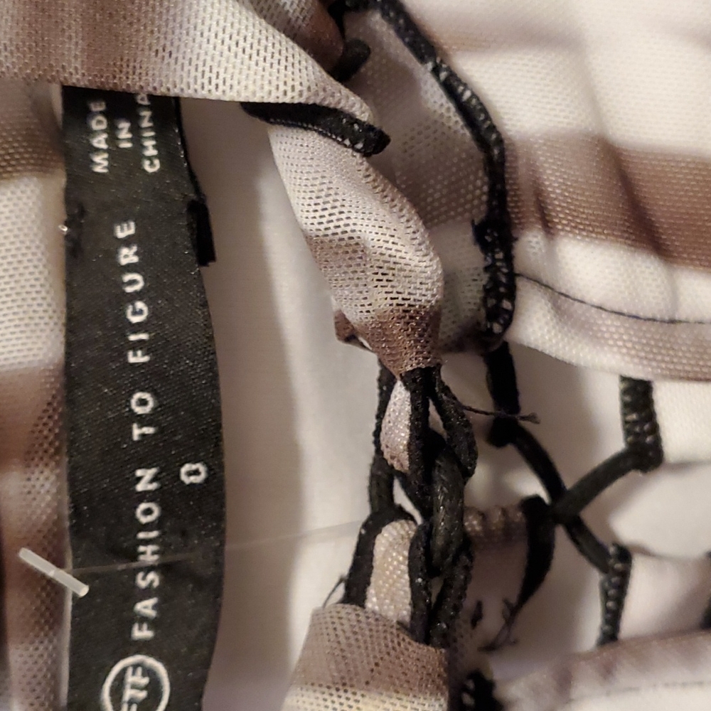 Fashion to Figure Rayna Lace-up Body-con Dress - Picture 7 of 15
